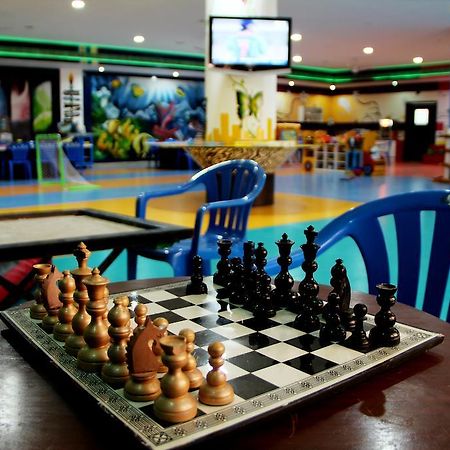 Leonia Holistic Destination Ξενοδοχείο Shamirpet Εξωτερικό φωτογραφία