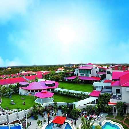 Leonia Holistic Destination Ξενοδοχείο Shamirpet Εξωτερικό φωτογραφία